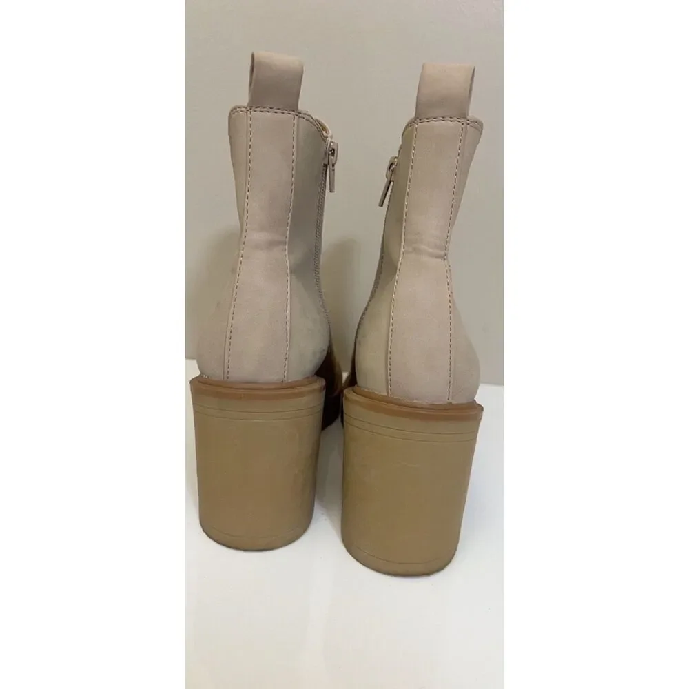 DV by Dolce Vita Jade chelsea boots. Size 8.5